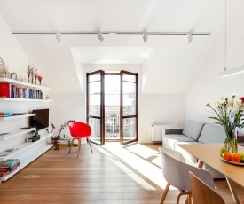 EDEN - A Bright Modern Apartment in Old Town