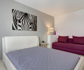 Apartment Zebra